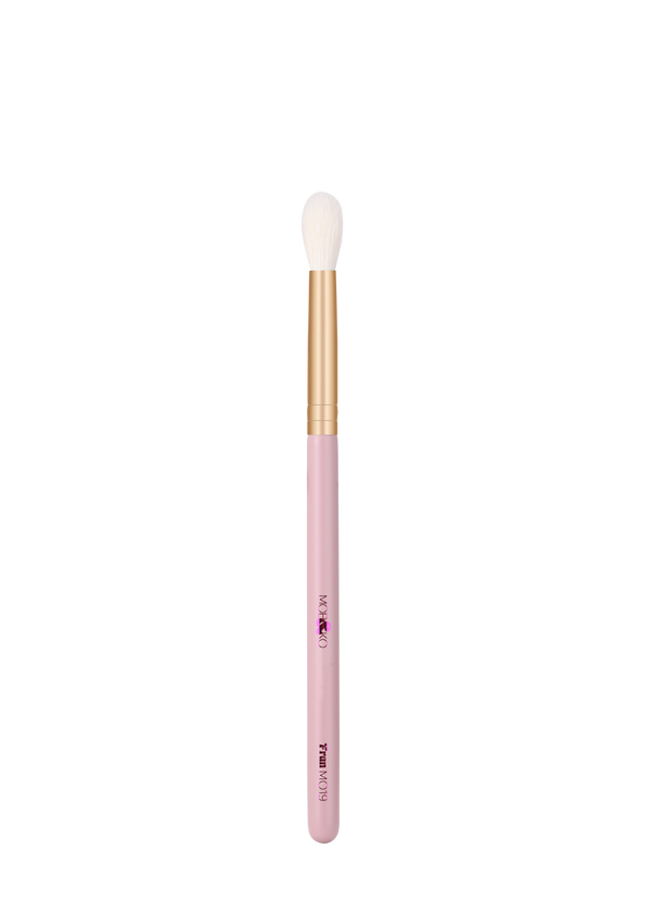 FRAN MO19s – Vegan Large Tapered Eyeshadow Brush